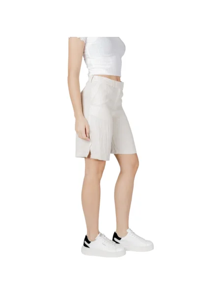 Pantaloni scurți Vila bej