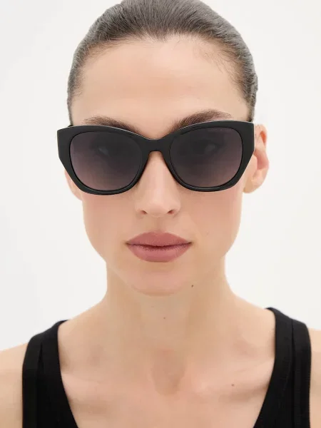 Солнцезащитные очки Marc Jacobs черные