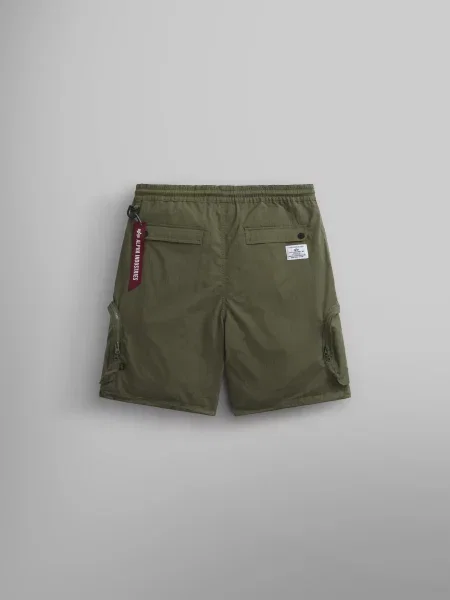Повседневные шорты Alpha Industries зеленые