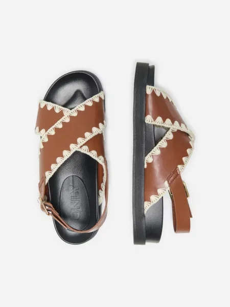 ONLY Sandalai kremo / karamelės
