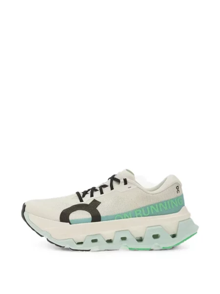 Sneakerși On