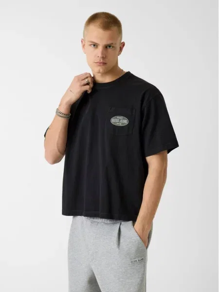 Класическа тениска Guess черно