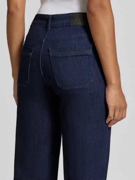 Jeansy w kroju wide fit z ukośnymi Christian Berg Woman granatowe