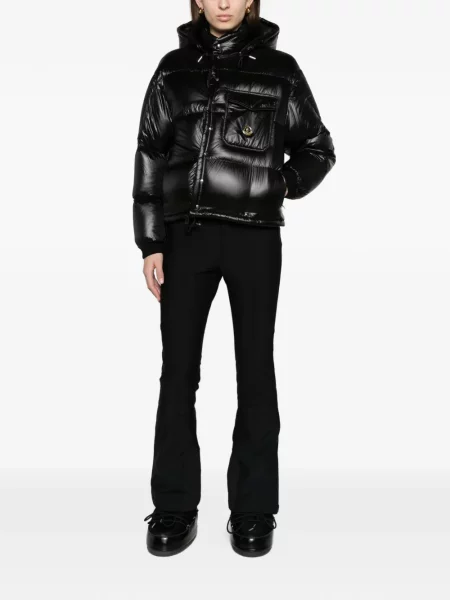 Krátký péřová bunda Moncler s kapucí černá