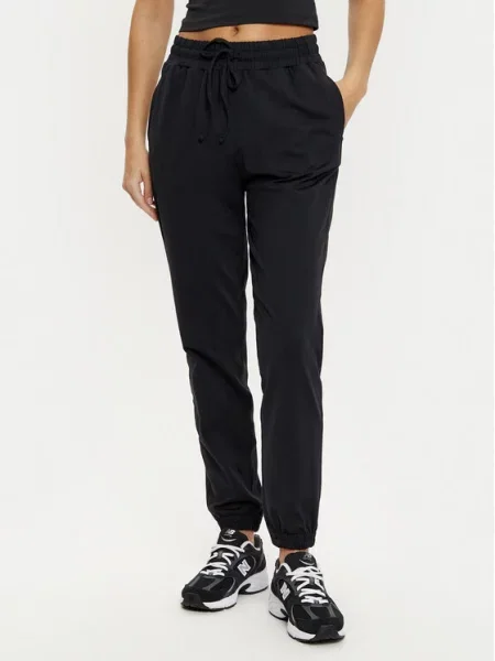 Hlače Girlfriend Collective crna