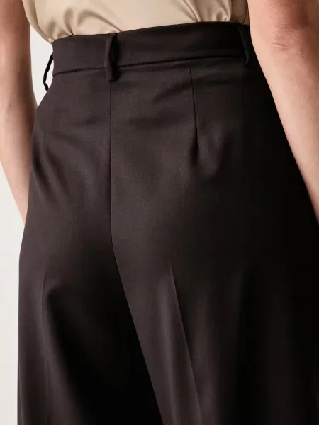 Elegáns mellény Marella barna