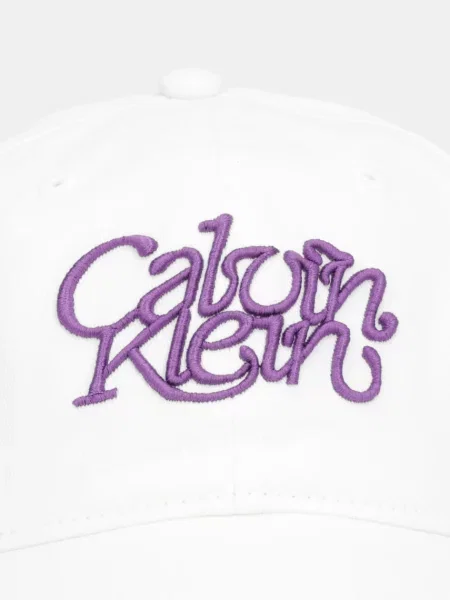 Calvin Klein bejzbolska kapa bela