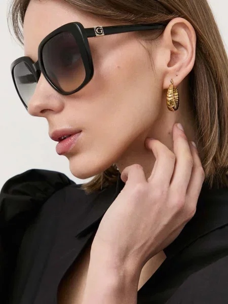 Слънчеви очила Guess черно