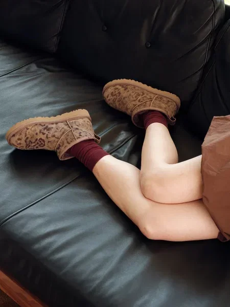 UGG W Classic Ultra Mini Spotted апрески дамски от велур кафяво