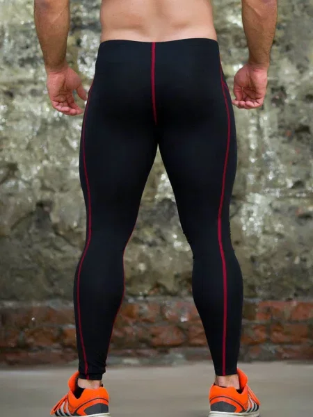 Спортивные штаны Totalfit черные
