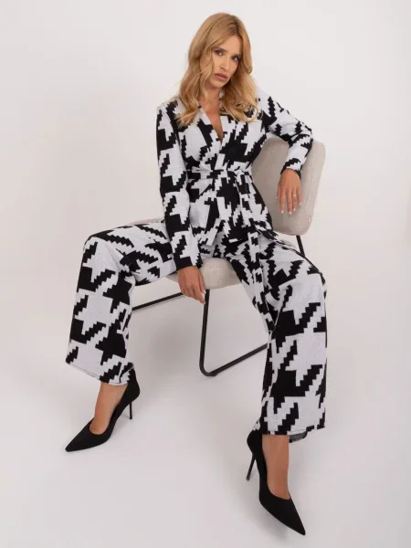 Ежедневни панталон Fashionhunters черно