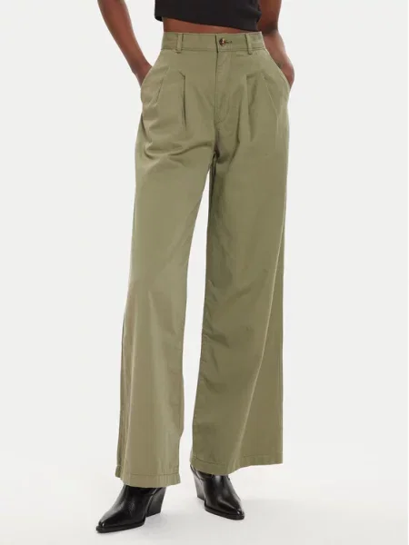 Hlače iz tkanine Levi's® zelena