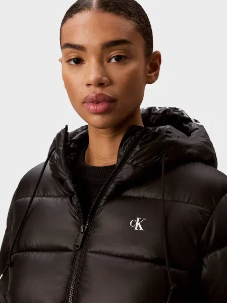 Коротка джинсова куртка Calvin Klein Jeans з лого чорна