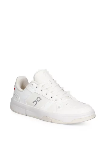 Sneakerși On alb