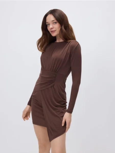 Reserved Rochie asimetrică maro-închis maro