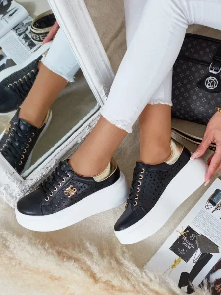 Sneakerși Resti ajurate negru