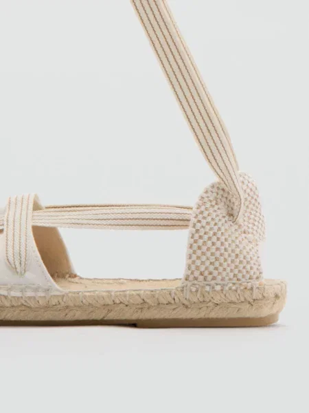Espadryle z paskami złamana biel Dzieci 32 MANGO KIDS
