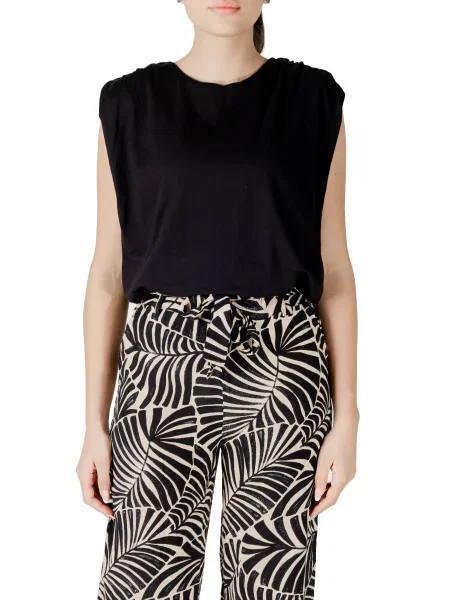 Top Jacqueline De Yong crna