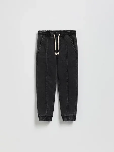 Reserved Džíny jogger černý