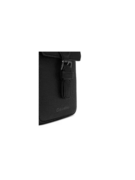 Calvin Klein Torbica za okrog pasu Leather Slim Flap Reporter črna