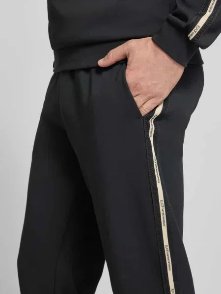 Spodnie dresowe z Mieszanka bawełny Ea7 Emporio Armani czarny