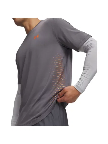 Krátky tričko Under Armour s krátkymi rukávmi sivá
