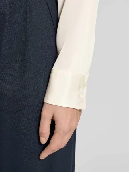 Bluzka z długim rękawem o kroju regular fit z mieszanki jedwabiu model „BONYA” Boss biała