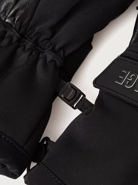 Перчатки Mackage