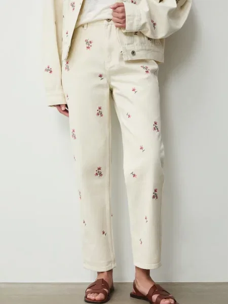 Medicine jeansy mom fit beżowe