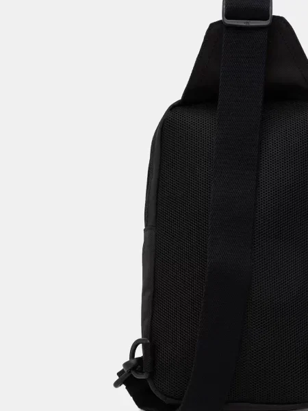 Calvin Klein Saszetka Bold Sling czarny
