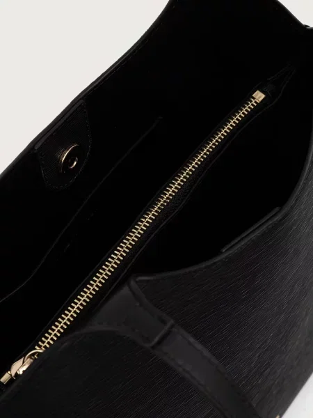 Tommy Hilfiger чанта tote дамска от имитация на кожа черно