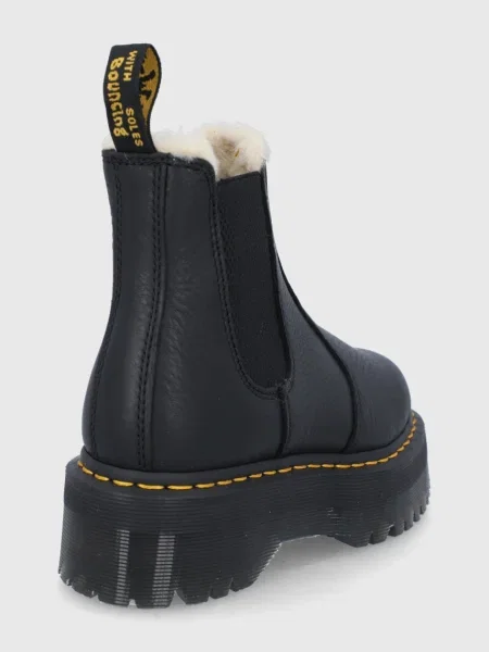 Kožené kotníkové boty Dr. Martens Quad Fl na platformě zateplené černá