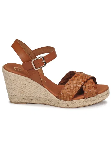 Pantofi Betty London maro