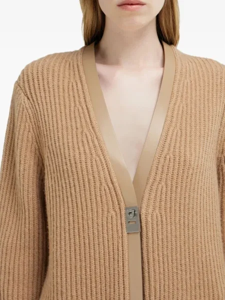 Cardigan Ferragamo din piele cu cataramă