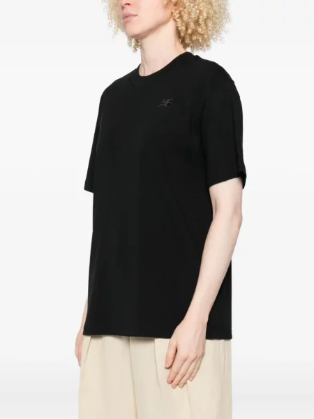 Tricou New Balance cu broderie cu decolteu rotund negru