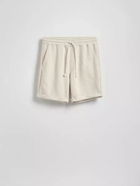 Reserved Pantaloni scurți regular din structurat bej