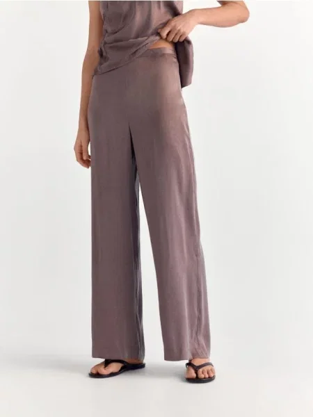 Reserved Pantaloni largi cu lyocell bej