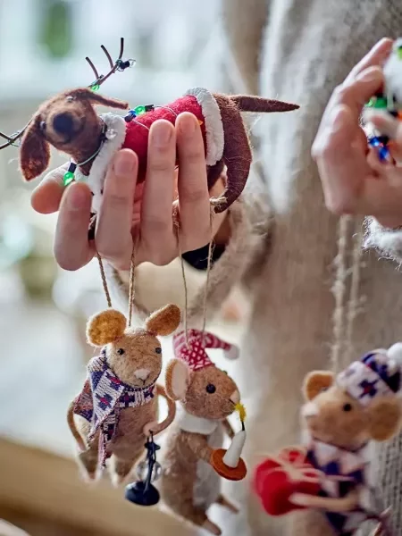 Ozdobný přívěsek Bloomingville Monty Ornament hnědý