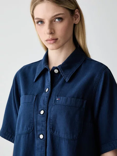 Tommy Jeans рокля тип риза от синьо