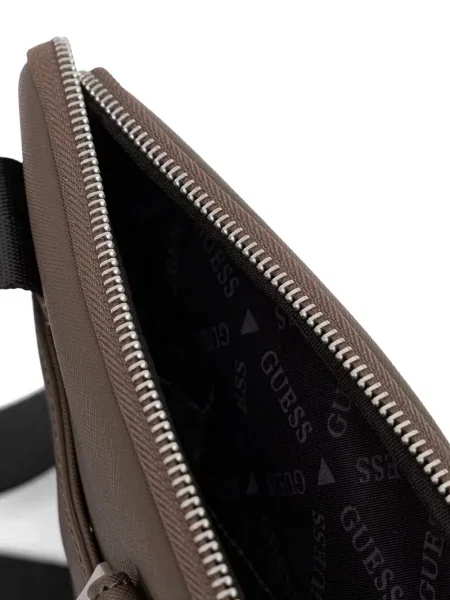 Crossbody torba Guess s autogramom smeđa