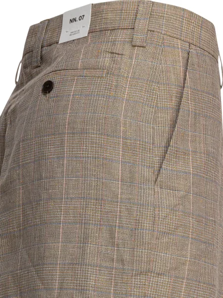 Pantaloni Nn07 în carouri maro