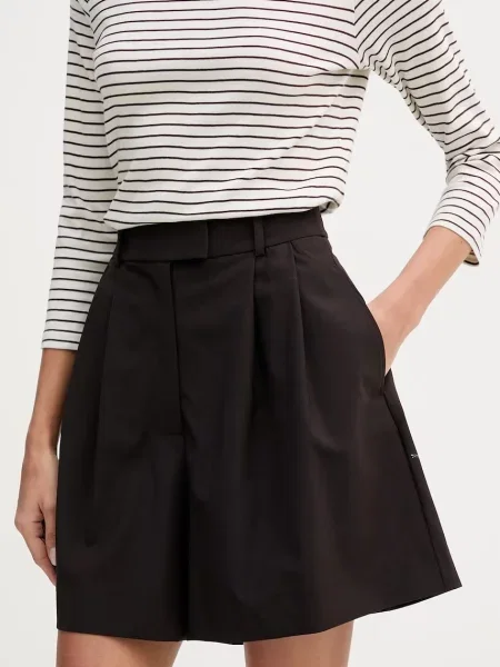 Lacoste Pantaloni scurți femei cu lână maro