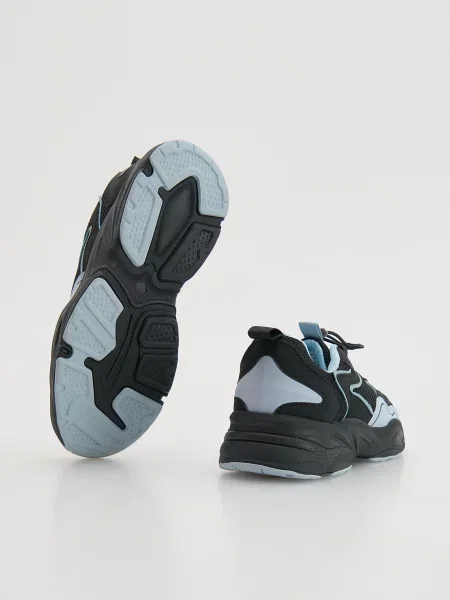 Треккинговые ботинки Reserved черные