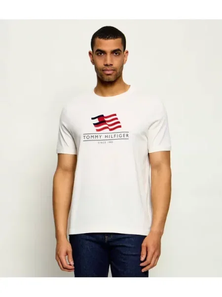TOMMY HILFIGER Póló MAIN FLAG elefántcsont / tengerészkék piros