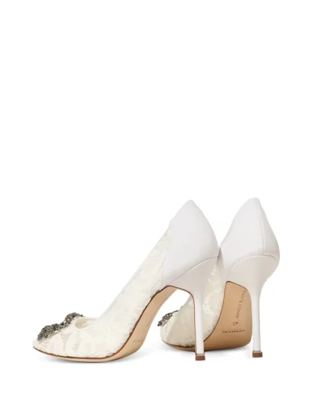 Pantofi cu toc Manolo Blahnik din dantelă alb