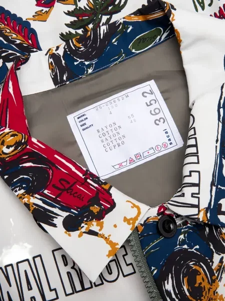 Риза Sacai с принт в тропически десен бяло