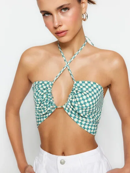 Bluză Trendyol cu model floral cu imagine cu gât halter alb