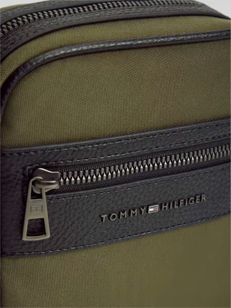 Torba na ramię z detalem z logo Tommy Hilfiger oliwkowa