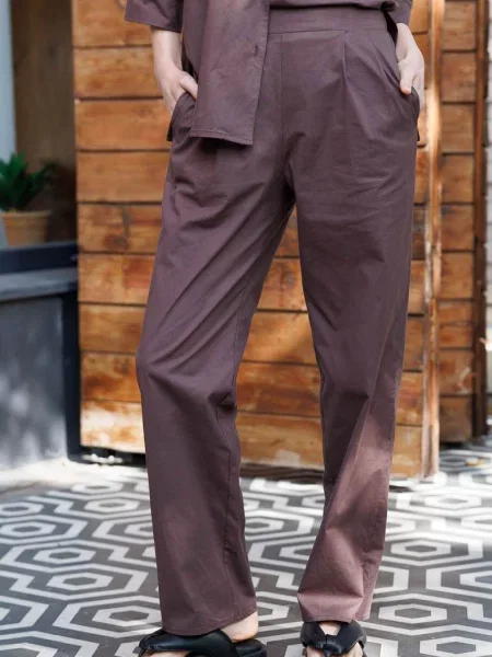 Женские брюки коричневі