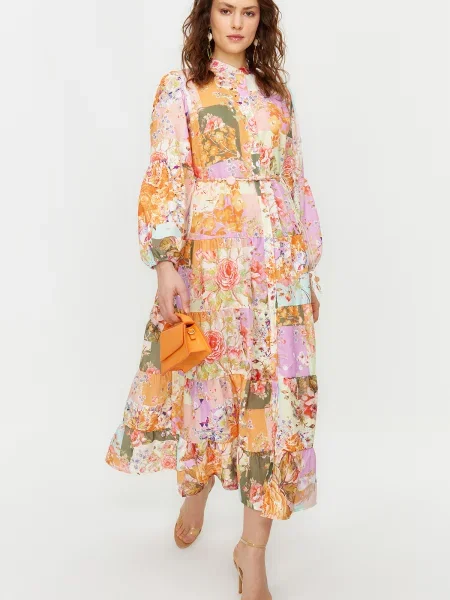 Lanena obleka Trendyol s cvetličnim vzorcem bež